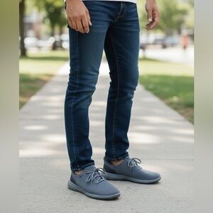 Kizik Unisex Gray Athletic Shoes Sneakers Mens Size 11 Women’s Size 12.5